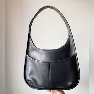 {coach} 9033 Vintage Black Ergo Pocket Zip Shoulder Bag